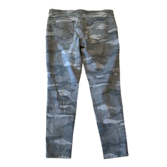 Democracy Women's AbSolution Camo Print Skinny Jean Gray Size 14 - Picture 2 of 8